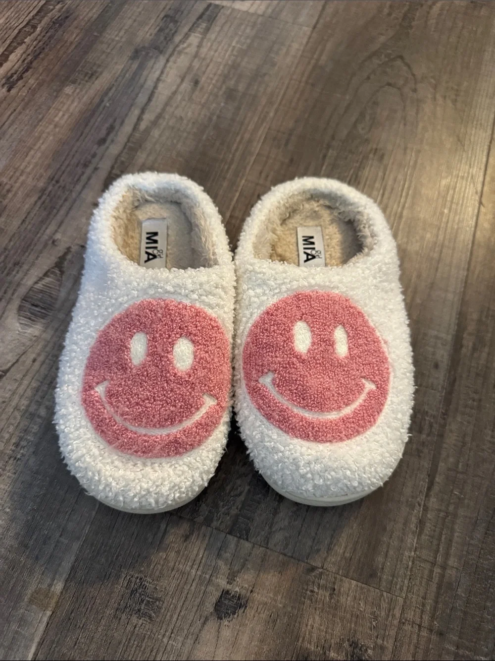 MIA Kids Cream Fuzzy One-Piece Slippers with Pink Smiley